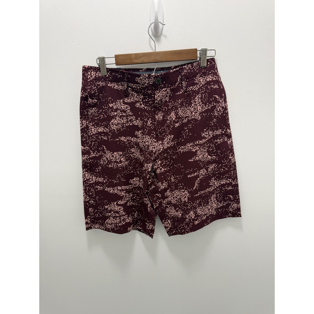 Under Armour Mens 30 Golf Shorts Burgundy Pink Digi Camo Performance 10 Inseam